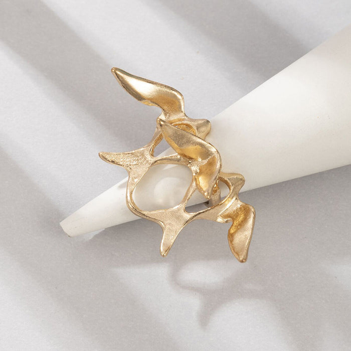 Flying bird hollow irregular animal ring