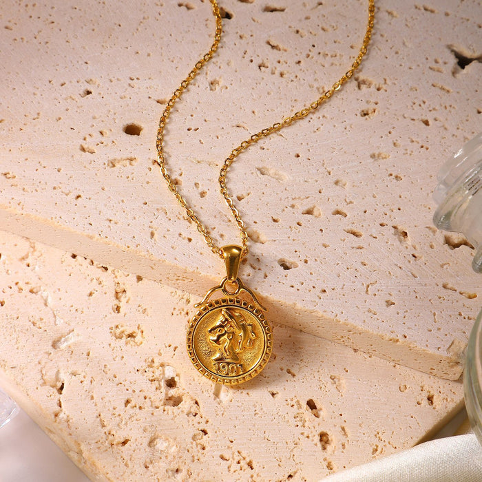 18K Gold-Plated Stainless Steel 3D Coin Pendant Necklace with Queen Elizabeth Design